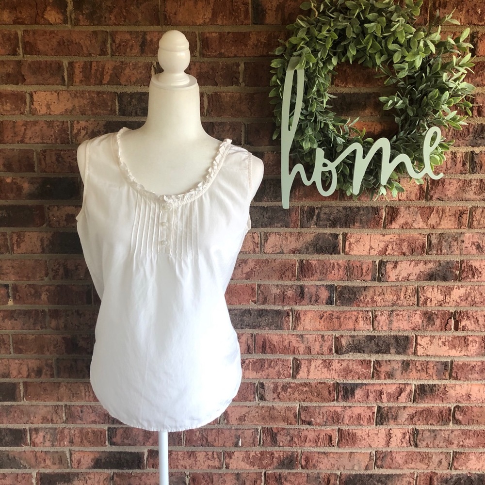 ✨5/$15 { LAND’S END } White Sheer Cami